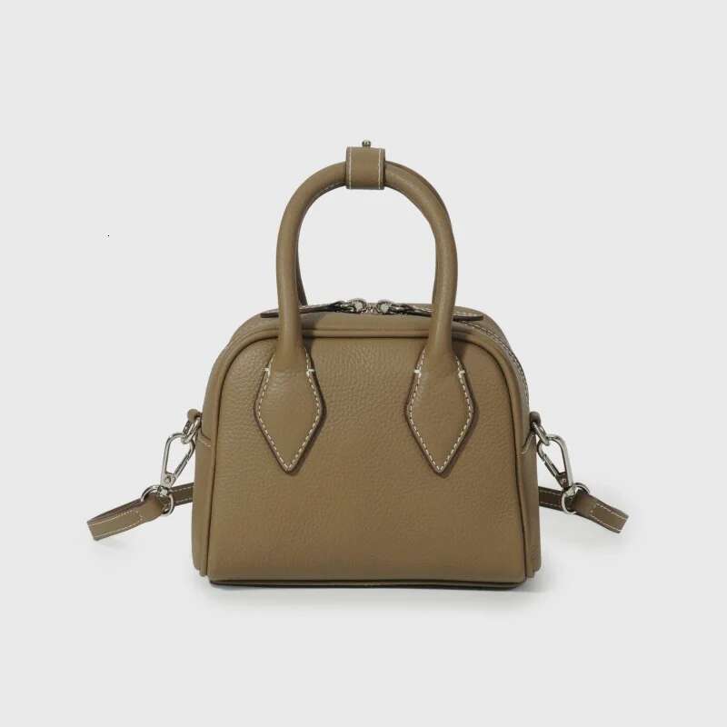 High Quality Designer Bags New Korean Niche Design Boston First Layer Cowhide Large Capacity Casual Portable Shoulder Crossbody Armpit Bag Luxury Bag