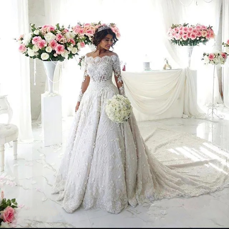 Bateau Elegant Winter Neck Sheer Long Sleeves Lace Ball Gown Dresses Beaded Pearls Chapel Train Wedding Bridal Gowns