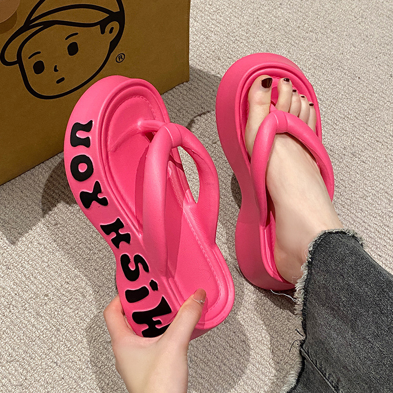 free shipping designer Slippers new summer breathable and comfortable sandals Casual black white Flip Flops for woman