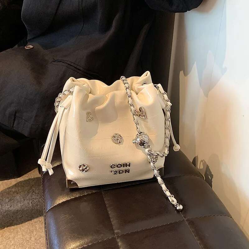 2025 New Stylish Sier Bucket Drawstring Design, High Quality Texture, Versatile Single - Shoulder & Crossbody Bag