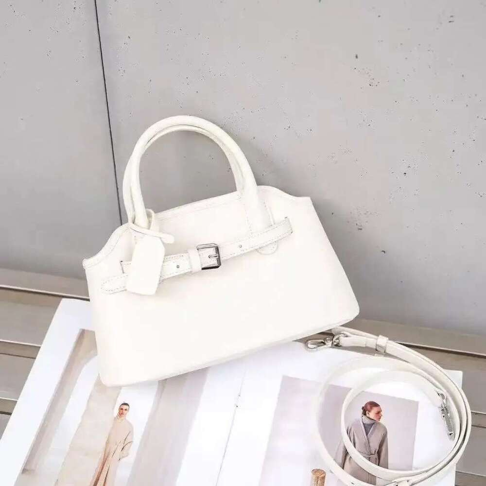 Fashion Vegan Leather Lock Small Ladies Handbags Classic High Quality Trendy Crossbody Women Hand Bags