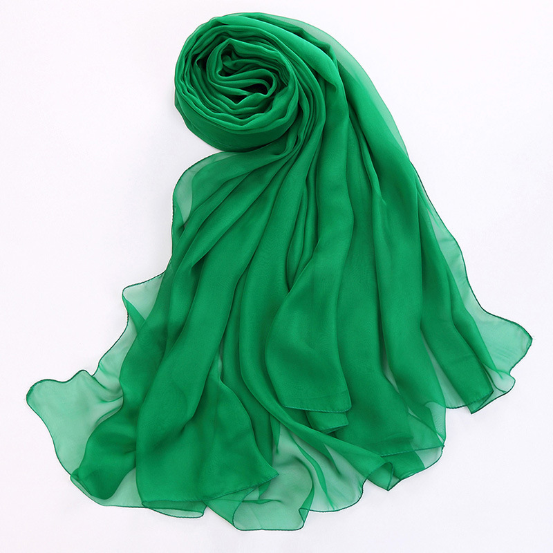 K726 Manufacturers wholesale solid color large chiffon scarf sunscreen shawl scarf dual-purpose versatile gauze beach towel summer spring and autumn