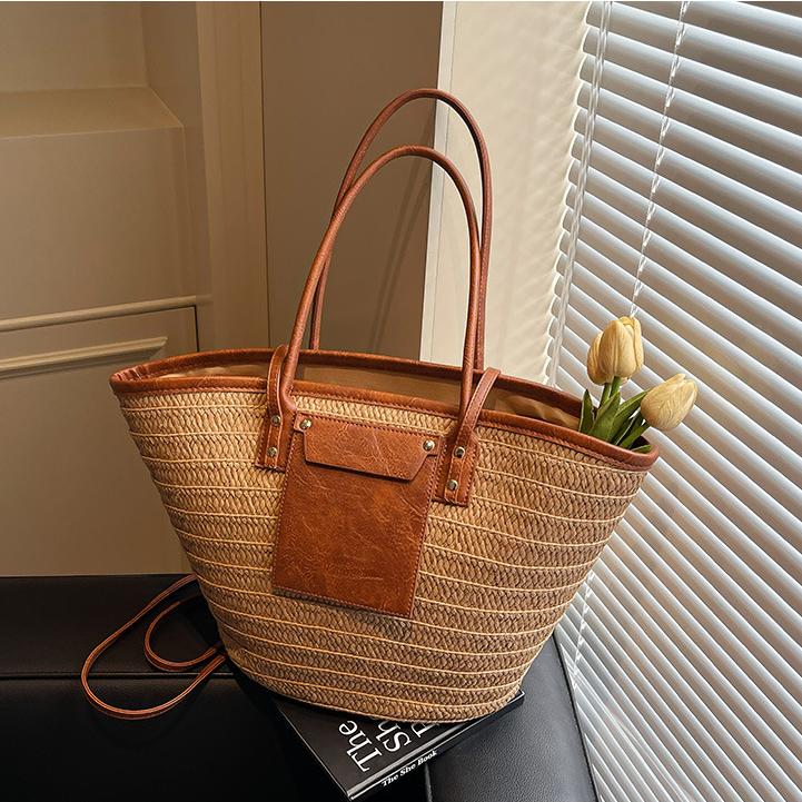 free shipping 2025 new hot designer Shoulder Bags for women Handbag Weaving large capacity beach bag casual tote brown