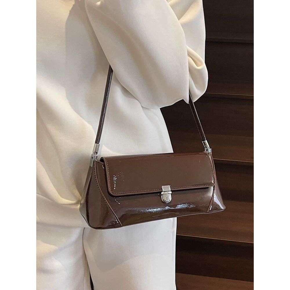 Fashionable luxury underarm baguette for women 2025 new French niche commuting bag, spring versatile single shoulder small bag