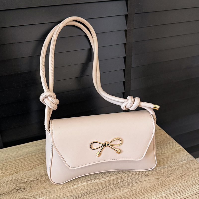 Free Delivery Designer Bag Ladies' Popular Single Shoulder Crossbody This Year 2025 Winter New Item Versatile Ins High Beauty Solid Color Small S