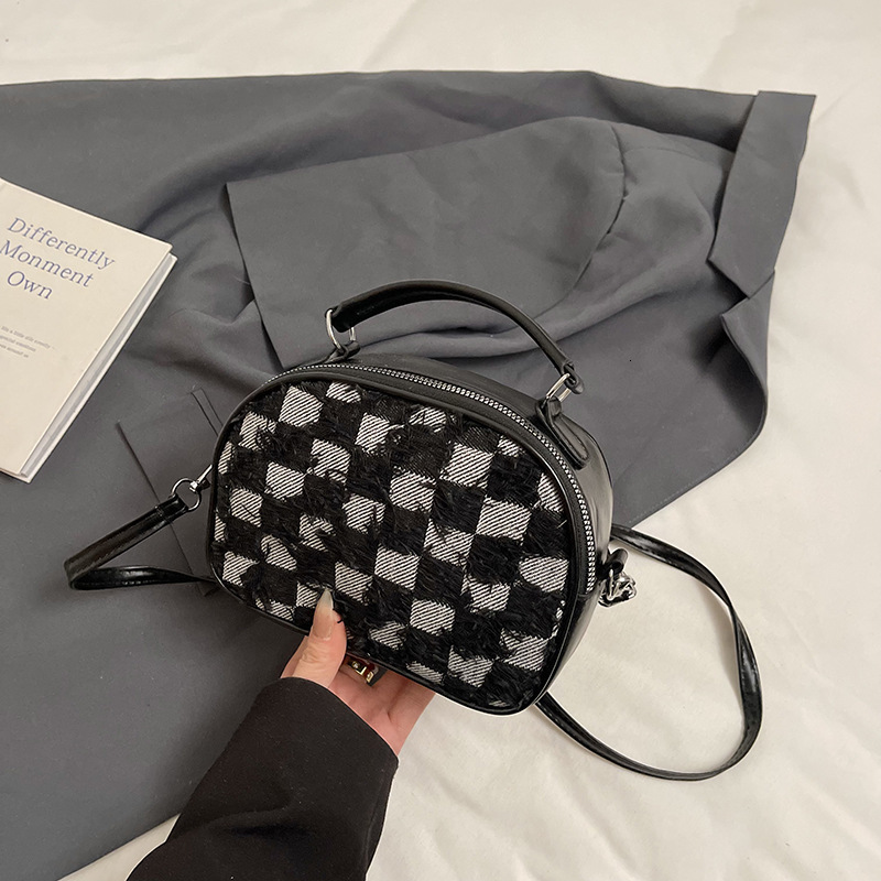Colorful Rendering For Women In Spring 2025 New New Free Delivery Designer Bag Trendy Fashionable Crossbody Small Round Bag Versatile And Stylish Nich