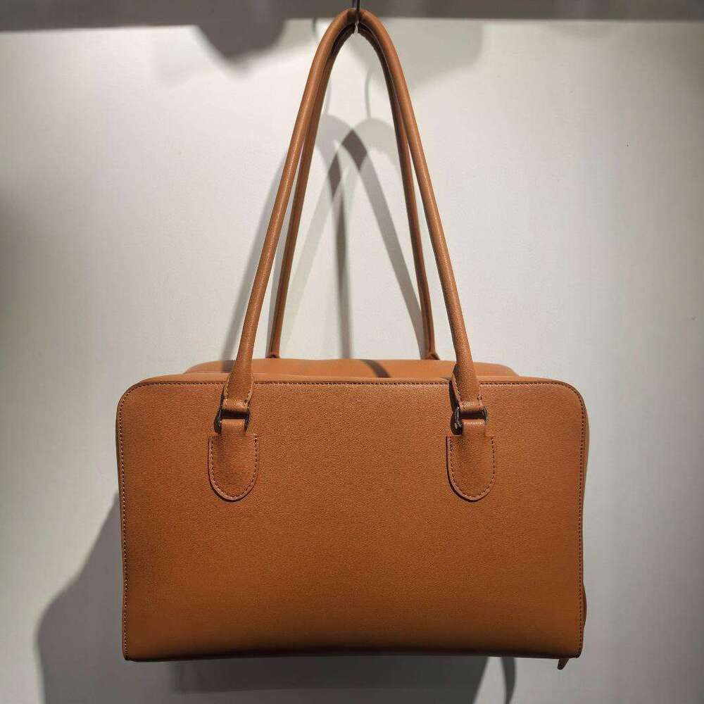 Tote Bag Commuting Female Niche Early Autumn New High End Leather Women S Tote French Cowhide Armpit Shoulder Bag KQ