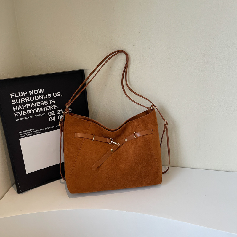Free Delivery Designer Bag Mirad Women's 2025 New Trendy Winter Large Capacity Tote Fashionable Versatile Crossbody Luxury Bag