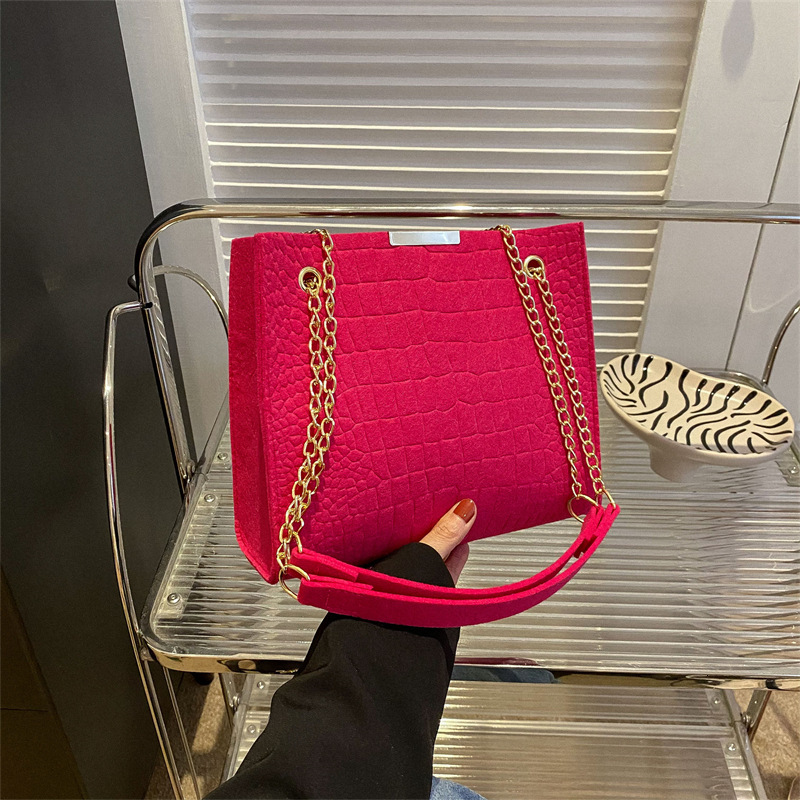 Top quality brand new free delivery designer bag fashion chain tote bag, multifunctional texture crocodile pattern temperament women's shoulder b