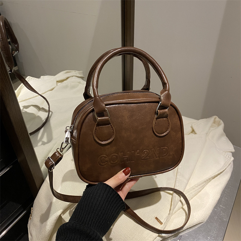 Free Delivery Designer Bag Winter Korean Fashion Women's Bag 2025 Hand Commuter Versatile Premium Texture Slant Luxury Bag