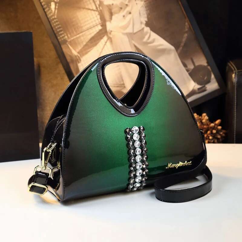 Fashion Gradient Patent Leather Clutch Bag For Women With Large Capacity And Versatile Carrying Options