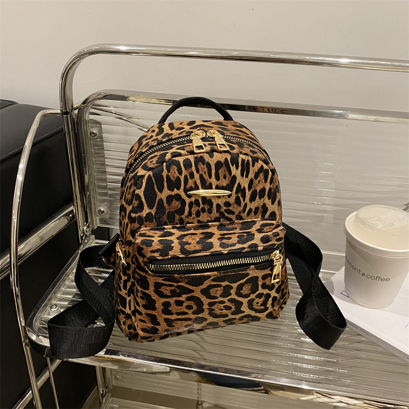 Free Delivery Designer Bag Trendy Leopard Print Backpack Fashionable And Casual Oxford Cloth 2025 Winter New Stylish Outdoor Backpack Luxury Bag