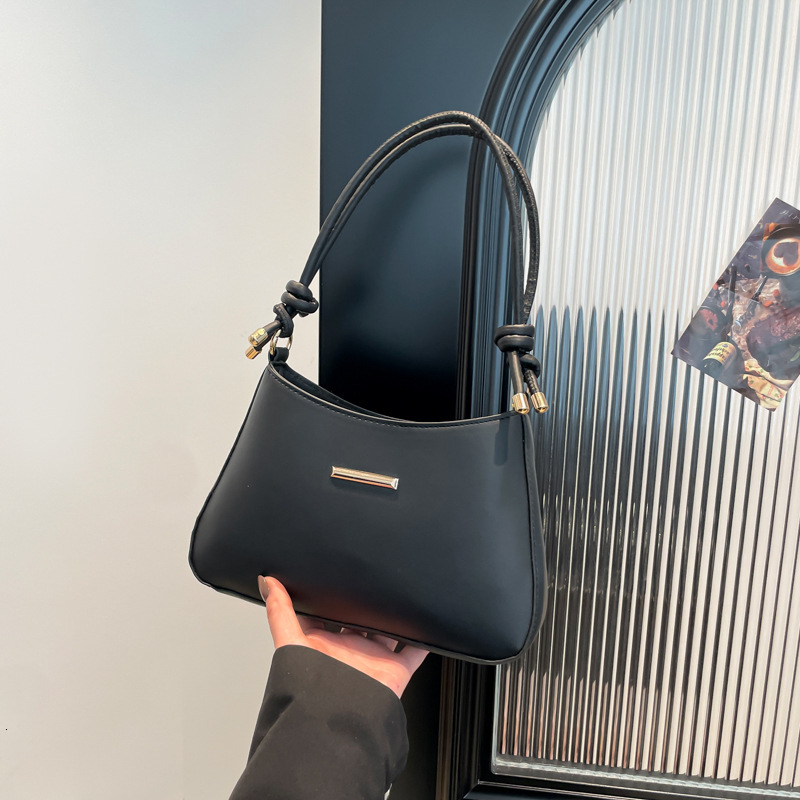 Free Delivery Designer Bag This Year's Popular Women's 2025 New Versatile Small Square Fashion Candy Color Single Shoulder Armpit Commuting 