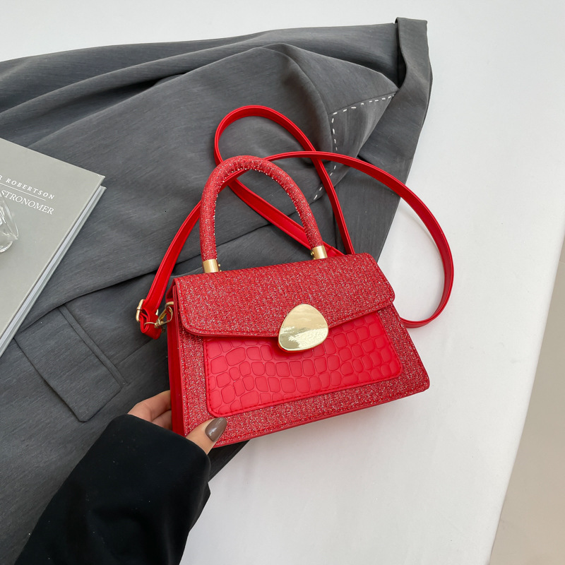 This Year's Personalized Trend Fashion Women's 2025 Fresh New Free Delivery Designer Bag Contrasting Color Crocodile Pattern Luxury Bag Sing