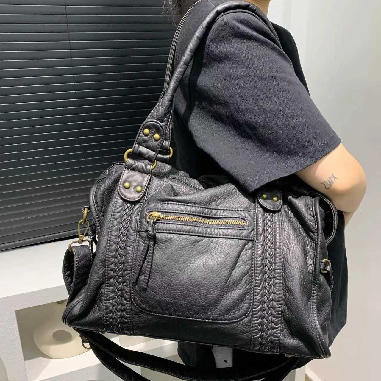 Y2K Spicy Girl e Shoder Crossbody Bag Vintage Wed Leather Soft Leather Motorcycle Bag Large Capacity Bag B250618