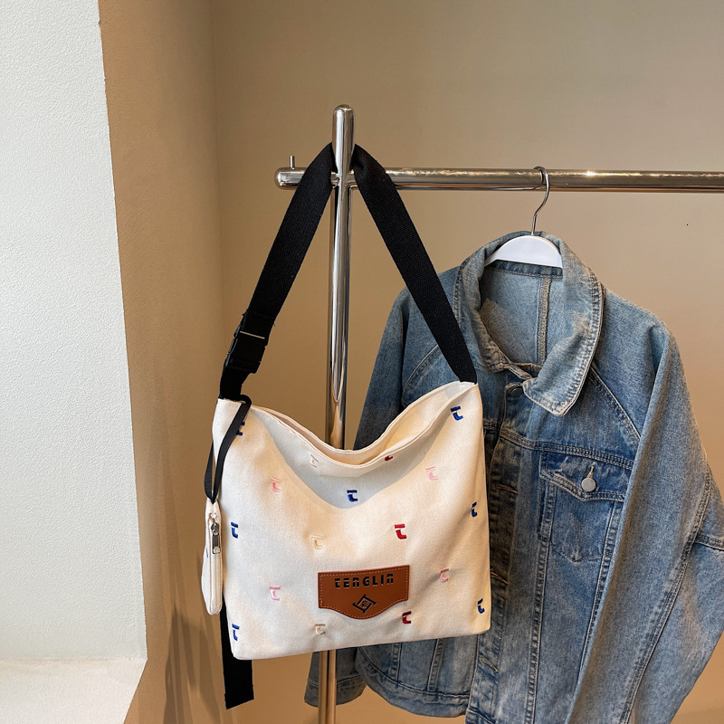 Free Delivery Designer Bag 2025 Winter Large Capacity Shoulder College Student Girls' Leisure Versatile Canvas Bag Wear Resistant And Waterproof 