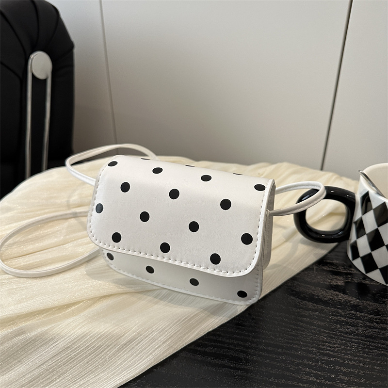 2025 Spring New Fashionable High End Luxury Bag Single Shoulder Niche Handheld Versatile Women's New Free Delivery Designer Bag Wave Point Crossb