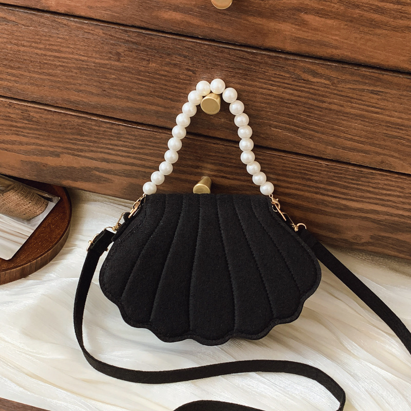 Free Delivery Designer Bag Small Korean Version Shell 2025 Winter New Women's Fashion Simple Shoulder Casual Commuting Crossbody Luxury Bag