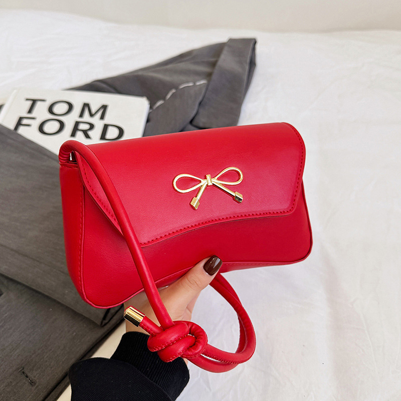 Free Delivery Designer Bag Ladies' Popular Single Shoulder Crossbody This Year 2025 Winter New Item Versatile Ins High Beauty Solid Color Small S