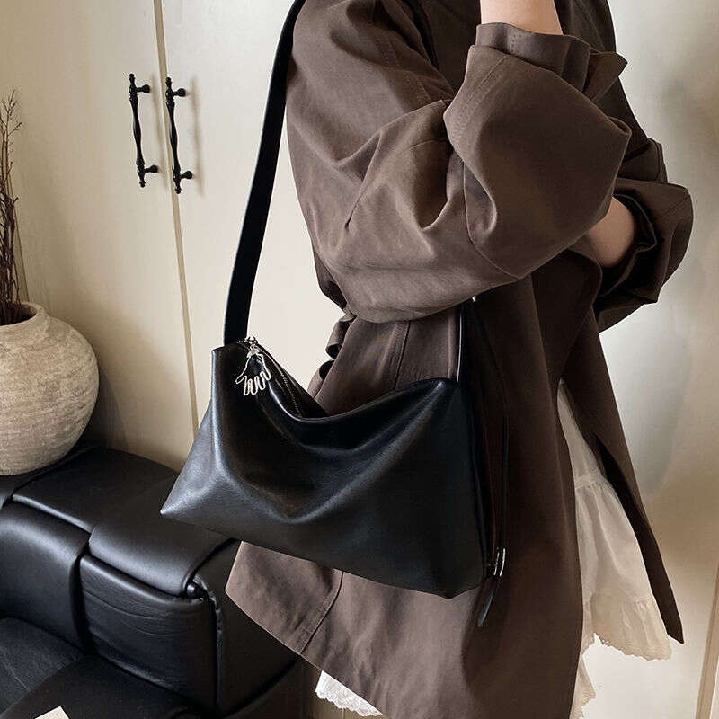 Versatile for Women 2025 New Trendy and Fashionable Dumpling Bag with a Niche Texture Single Shoulder Underarm Bag