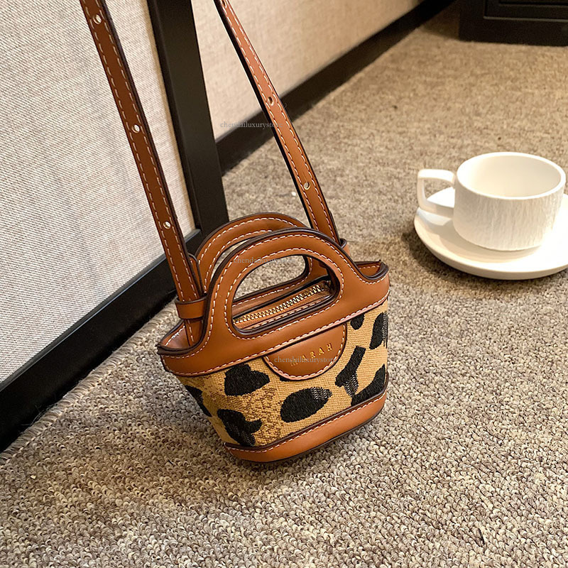 2025 Free Shipping Designer Women's Bag New Children's Mini Bucket Handbag Fashion Korean Version Comparison Diamond Grid Single Shoulder Cr