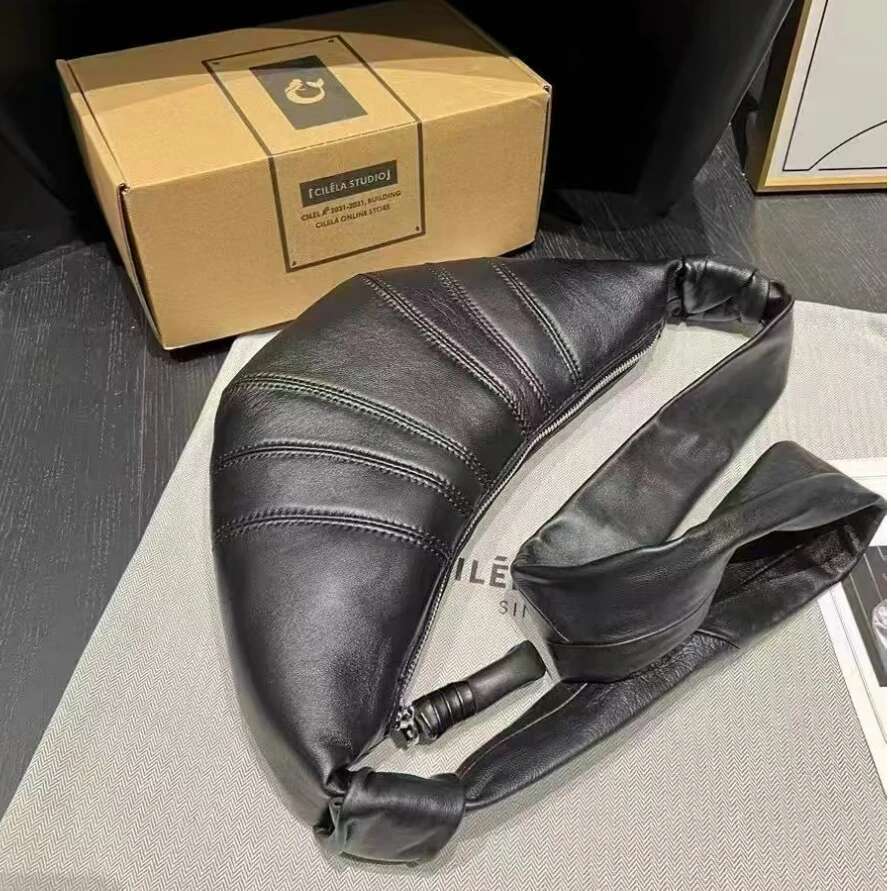 HOT 2025 LE Horn Bun, niche texture, can be sung, dumpling crossbody chest bag, Meilad fashionable retro women's bag
