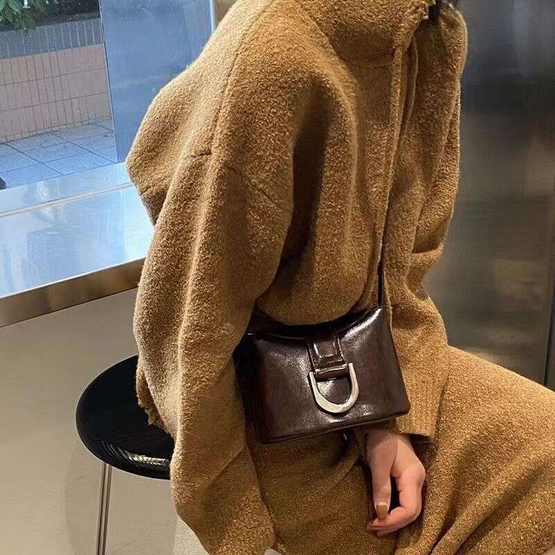 Autumn and winter French fries horseshoe 2025 mini niche bag high-end new Chinese versatile shoulder crossbody bag