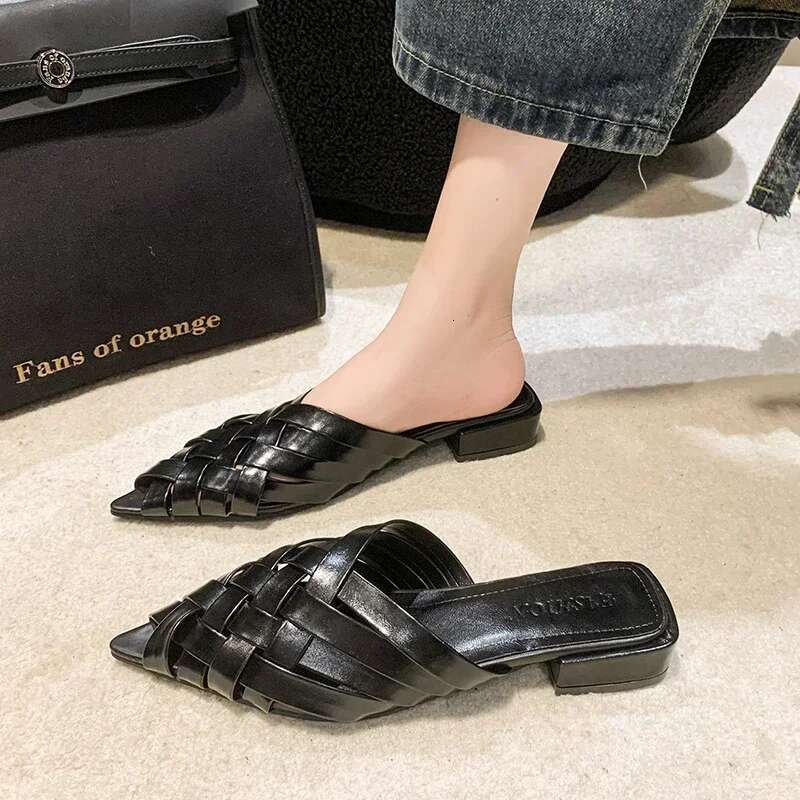 New Summer Gold Sier Low Slippers Pointed Toe Thick Heeled Gladiator Sandals Woman Brand Designer Heels Women