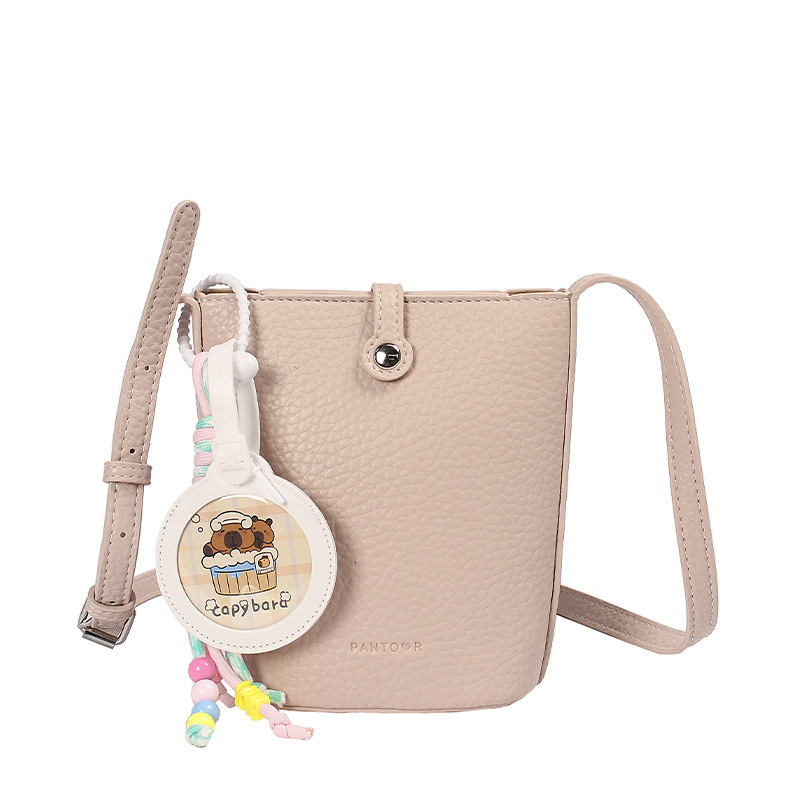 2025 new Korean version solid color bucket for women, fashionable, simple commuting shoulder bag, stylish and versatile crossbody bag