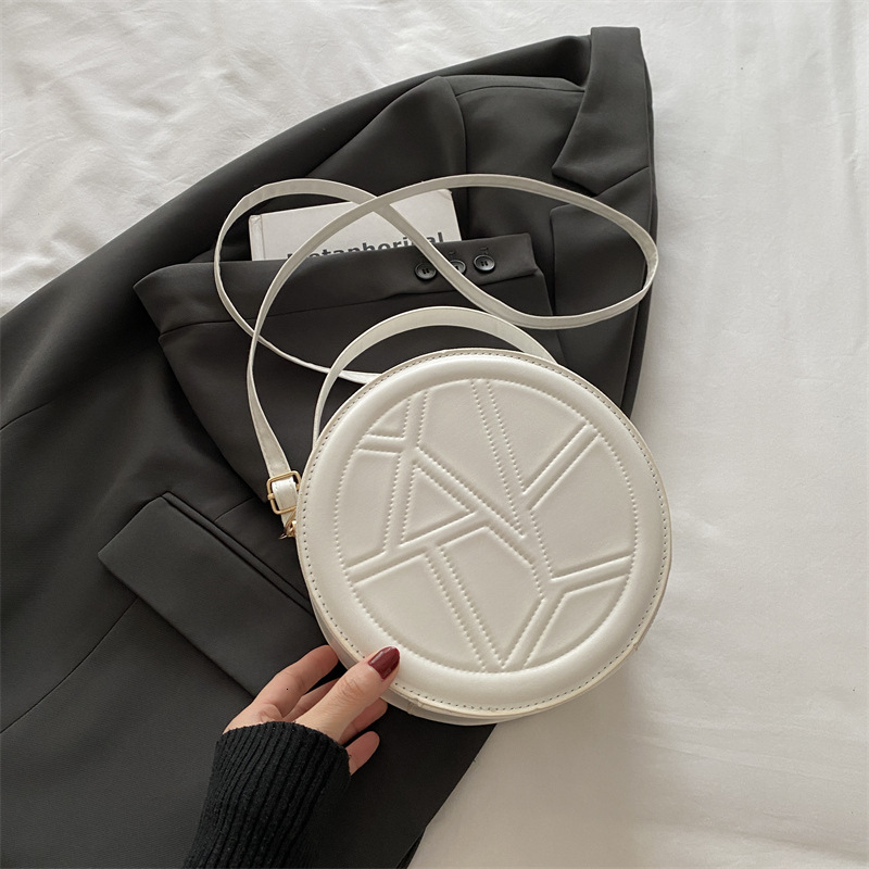 Fashion Indentation Diamond Grid Round Luxury Bag New Free Delivery Designer Bag Cake Handbag Simple Women's 2025 Spring/summer New Korean Versio