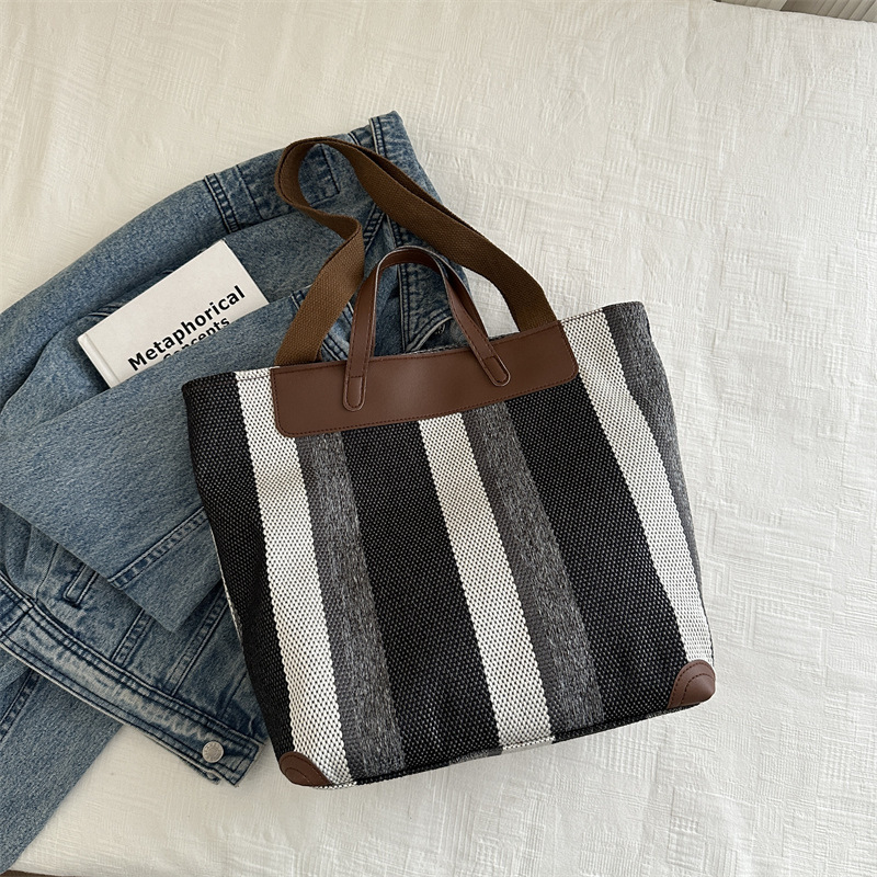 Free Delivery Designer Bag Large Hand For Women In Winter 2025 Fashionable Contrasting Striped Canvas Hand Commuting Tote Single Shoulder Armpit Luxur