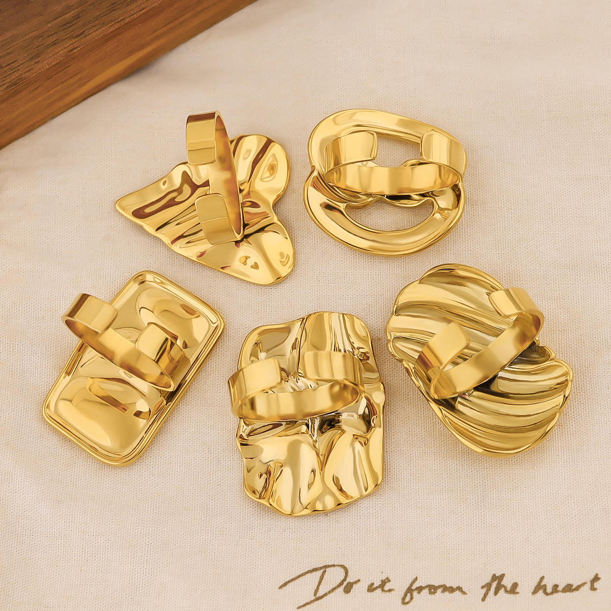 Sophisticated 18-Karat Yellow Gold Plate Hollow Ear Cuff Decorations Featuring Classic Shapes