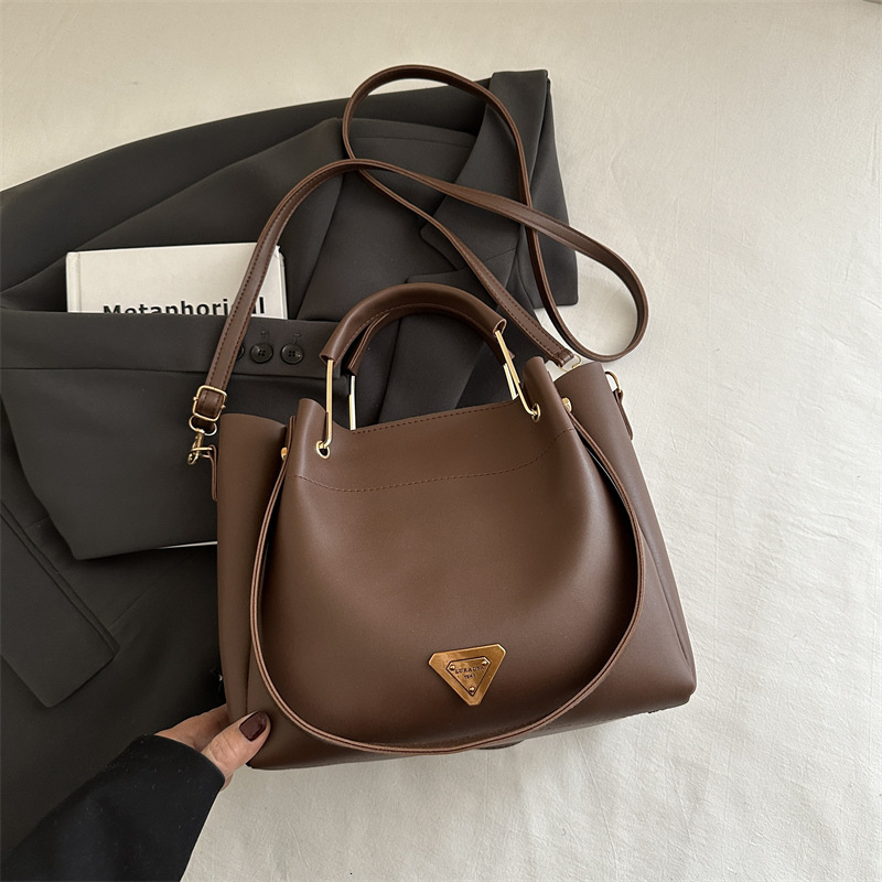 Spring New Women's Fashion Handheld Luxury Bag Bucket With High Quality Texture Single New Free Delivery Designer Bag Shoulder Diagonal Cross Sim