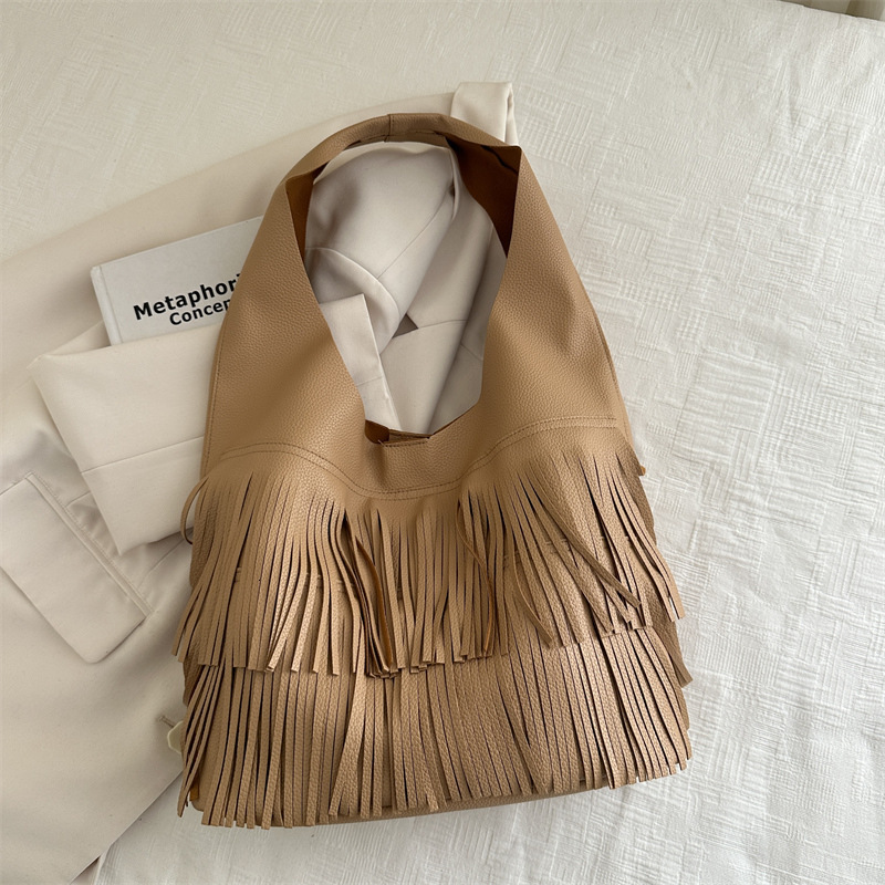 Small Niche Design Korean Fashion Tassel Personalized Shoulder For Women 2025 New Versatile New Free Delivery Designer Bag Large Luxury Bag Capacity U