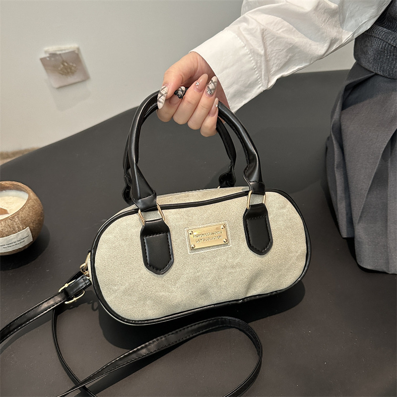 Free Delivery Designer Bag 2025 New Niche Design High End Feel Winter Women's Versatile Chain Crossbody Stylish Small Square Luxury Bag