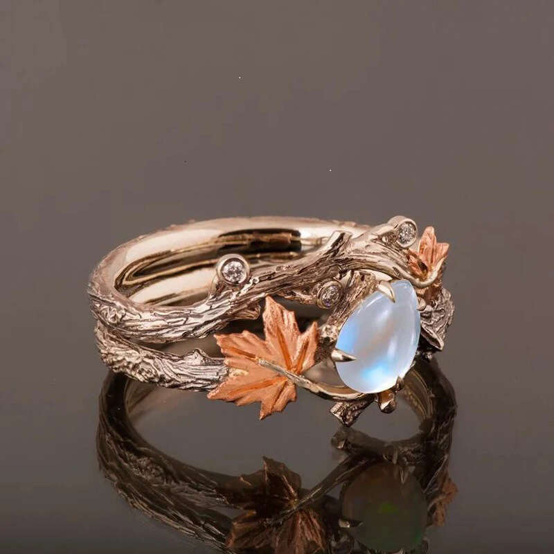 New antique golden branch maple leaf ring with high-end and luxurious design, a gift for women on Valentine's Day