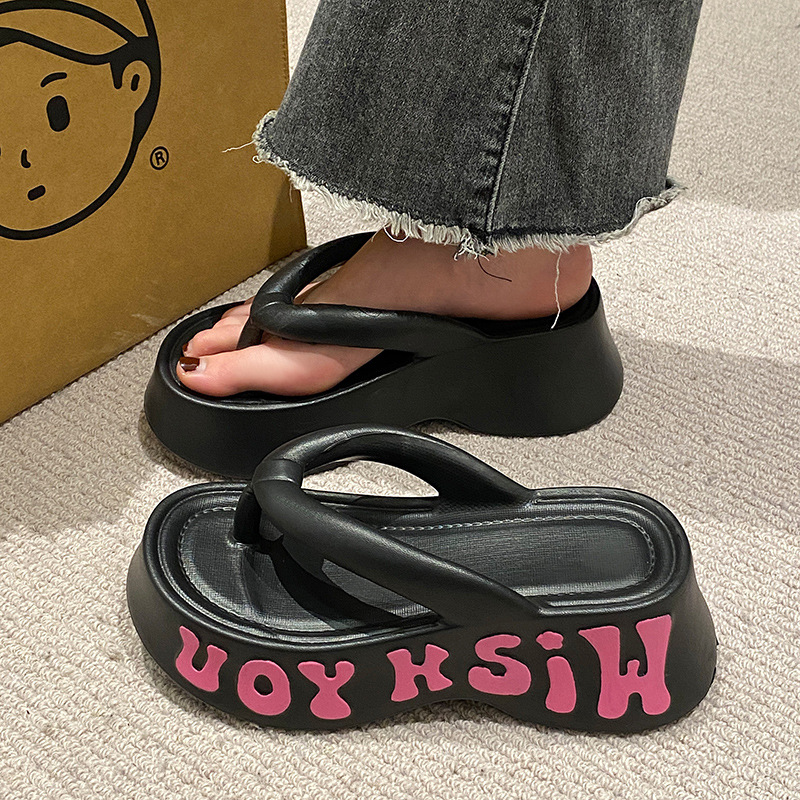 free shipping designer Slippers new summer breathable and comfortable sandals Casual black white Flip Flops for woman