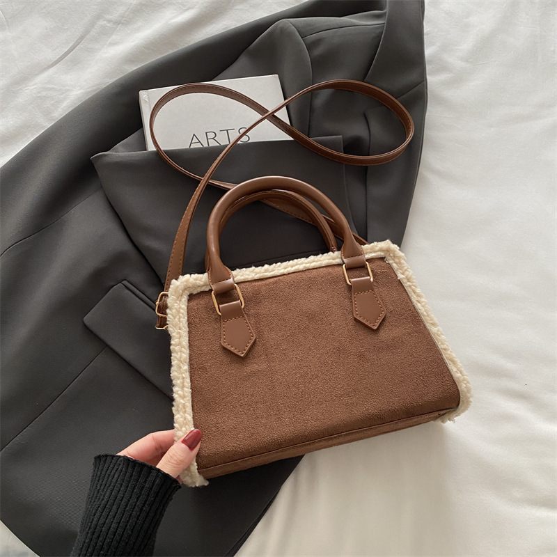 Free Delivery Designer Bag Lamb Wool Large Capacity Trendy And Fashionable Fur Shoulder Student Hand Held Tote 2025 New Women's Luxury Bag