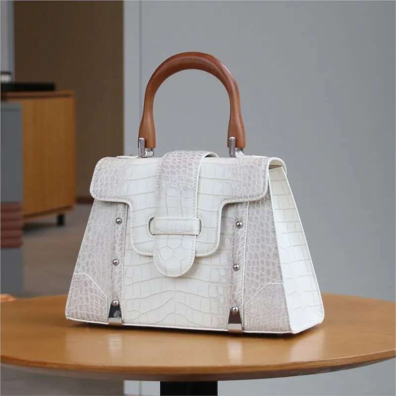 Brand Women's Handbag 2025 Fashionable Light New Designer High-End Temperament Wooden Handle Crossbody Shoulder Bag