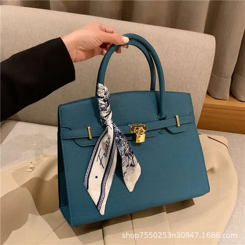 2025 New Hot Selling Fashion Women's Multi Functional Style Horseback Underarm Bag Diagonal Silk Scarf Handbag