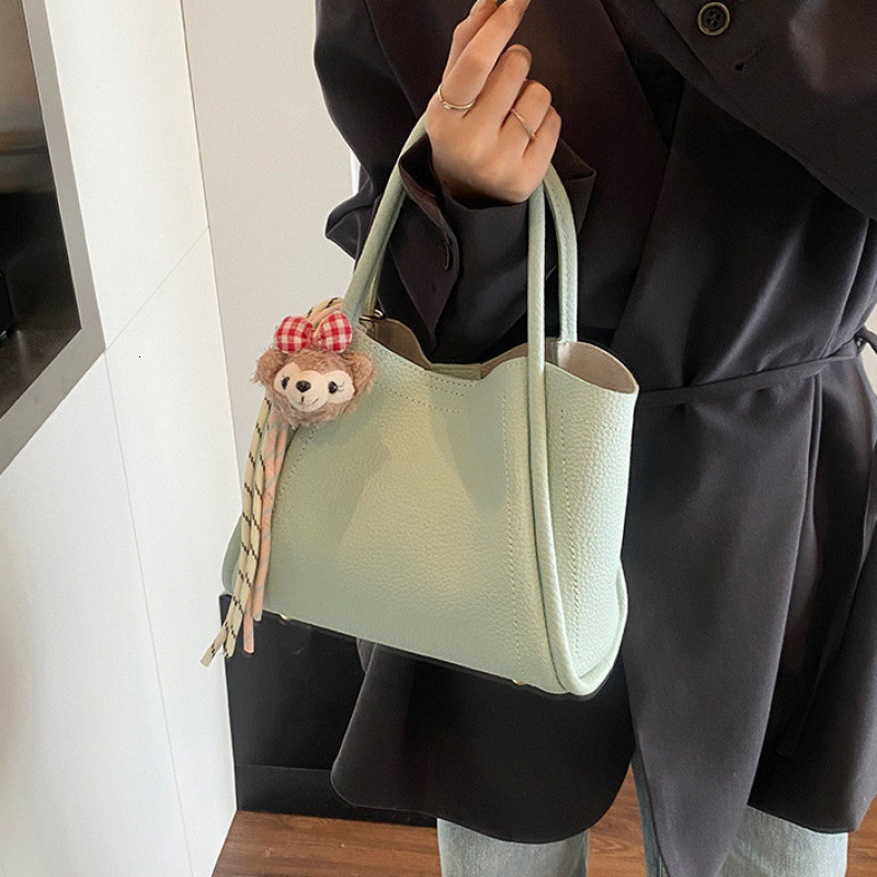 Top Quality New Free Delivery Designer Bag 2025 New Commuter Sen Cute Handbag Women's Soft Leather Cross Handbag Single Shoulder Bucket Bag Large