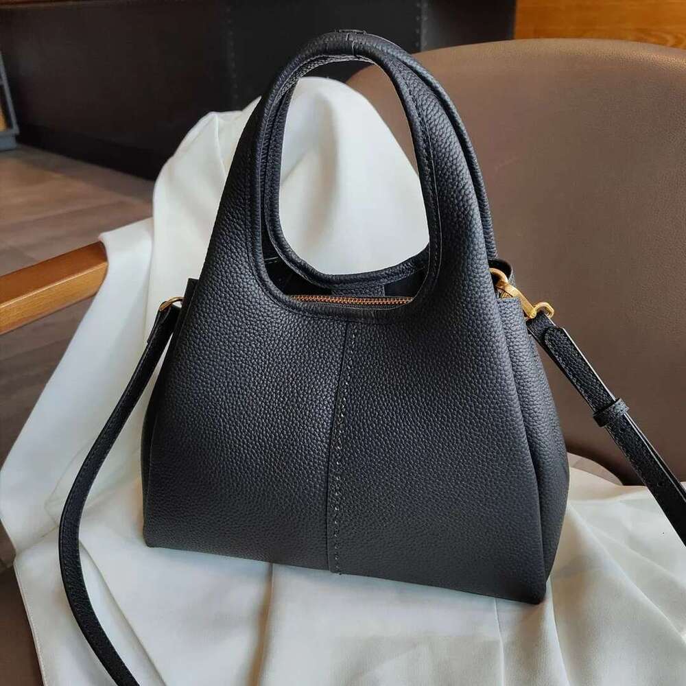 Genuine Leather New Vegetable Basket Handbag Simple And Versatile The Korean Version Of The Contrasting Color Commuting Bag