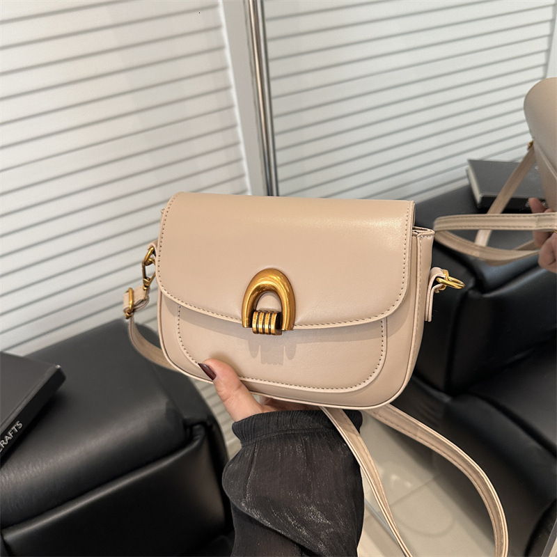 Niche Underarm For Women New Free Delivery Designer Luxury Bag Bag 2025 New Fashionable Korean Saddle Simple And Personalized Single Shoulder Crossbod