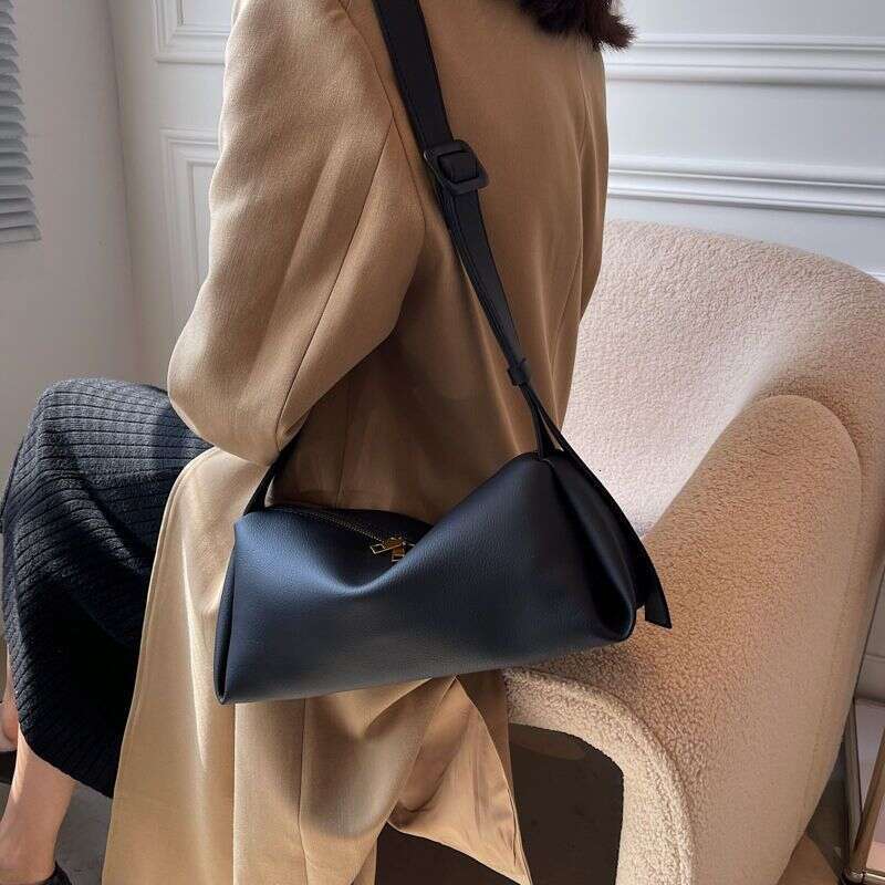 fast shipping popular women's bas 2025 new lare capacity fashionable hih-end feelin western-style versatile shoulder crossbody