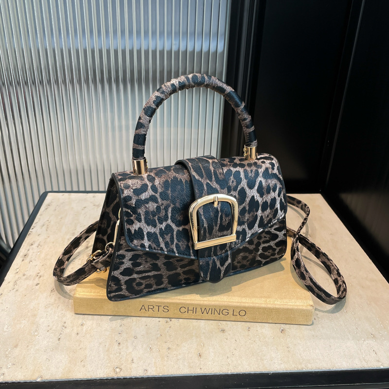Free Delivery Designer Bag Leopard Print 2025 New Trend Fashionable Small Square Versatile Niche Design Crossbody For Winter Women Luxury Bag