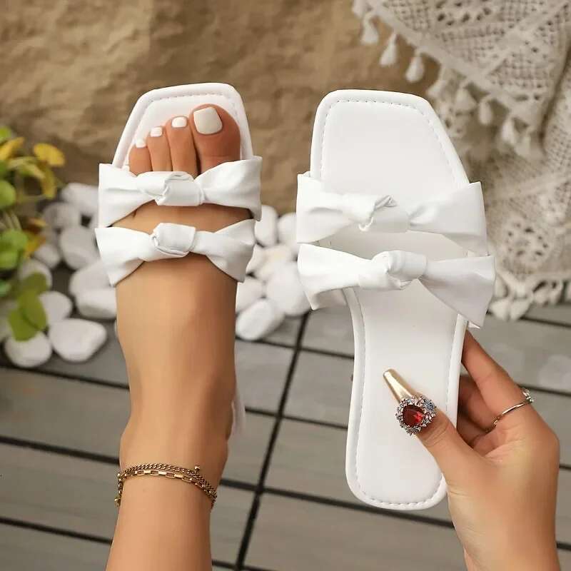 Summer 2025 New Flat Slippers Outdoor Beach Trend Sandals Brand Designer Shoes Woman Big Size Slides Women