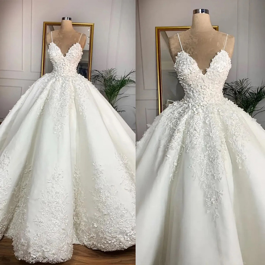 Gorgeous Spaghetti Strapless Wedding Dresses Lace 3D-Floral Appliques Bridal Ball Gowns Sleeveless Custom Made Bride Dresses