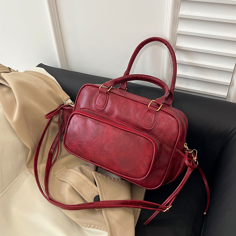 Free Delivery Designer Bag Handheld Fashion Versatile Bowling For Women 2025 Autumn/winter Collection Simple Casual Shoulder Texture Crossbody Bag Tre