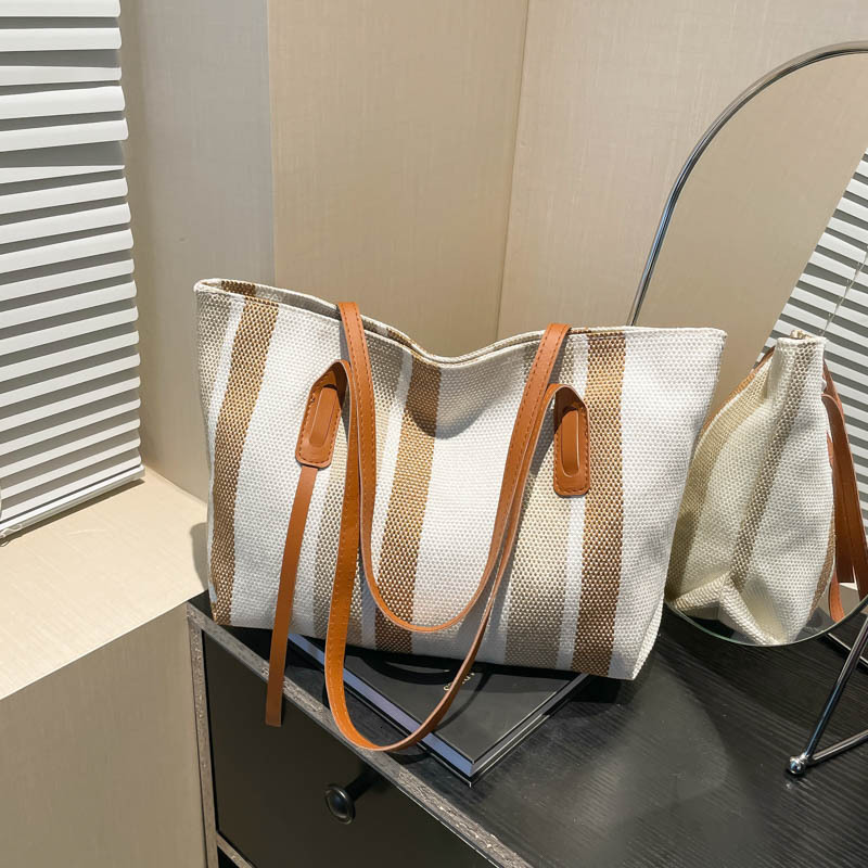 Free Delivery Designer Bag Large Capacity For Women 2025 Trendy And Fashionable One Shoulder Underarm Tote Women's Spring/summer Western Stripe B