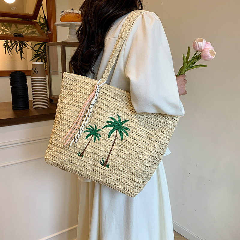 2025 New Korean Fashion Trend Handheld Tote for Women's Beach Vacation Style Outward Straw Woven Shoulder Bag